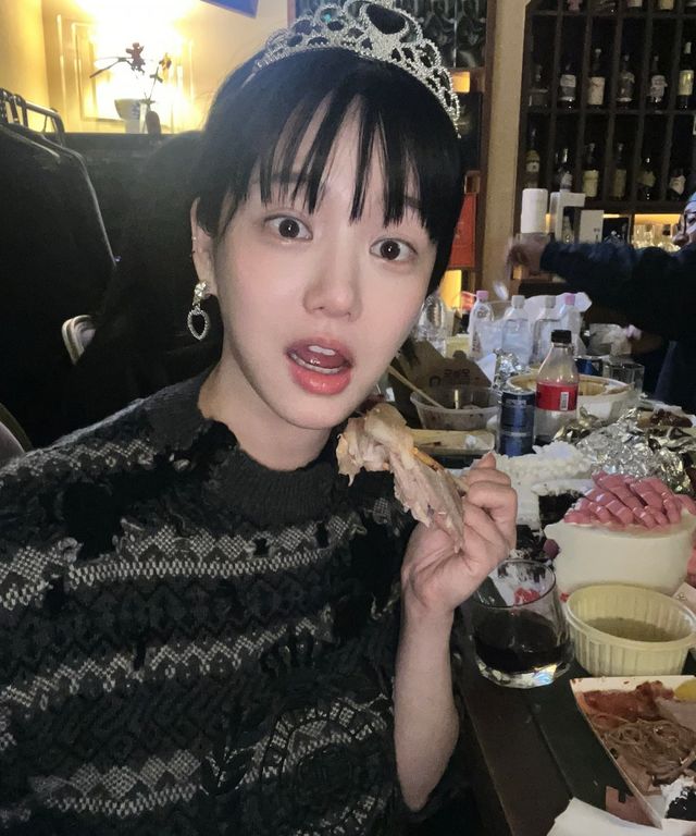 사진출처=이유비SNS