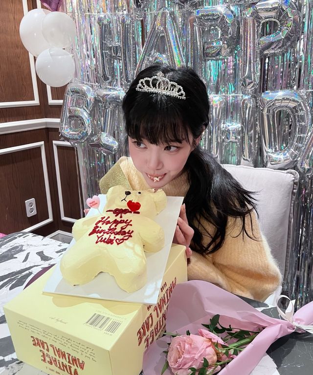 사진출처=이유비SNS