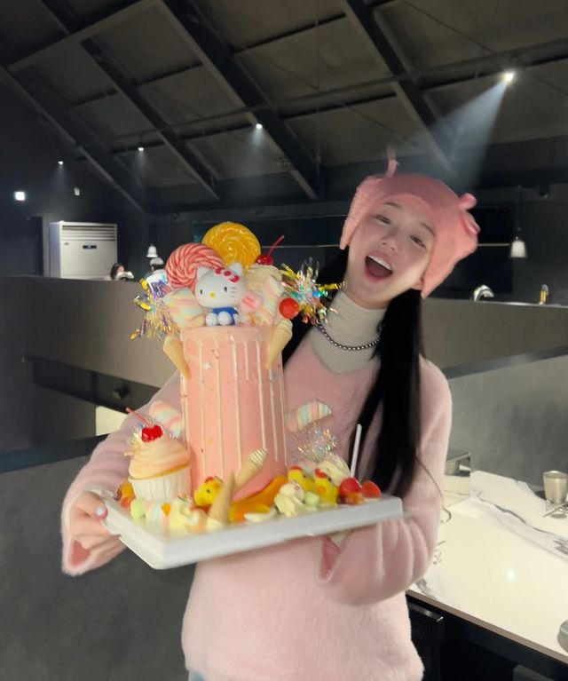 사진출처=이유비SNS