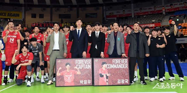 한국배구를 이끈 전설적 공격수 박철우와 명세터 김광국이 26일 수원체육관에서 합동 은퇴식을 치렀다. 수원｜김민성 기자 marineboy@donga.com