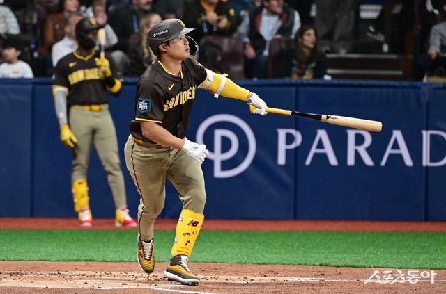 김하성이 메이저리그 FA 시장에 나온다. 샌디에이고와 1년 추가 옵션을 행사하지 않기로 결정했다. 스포츠동아DB