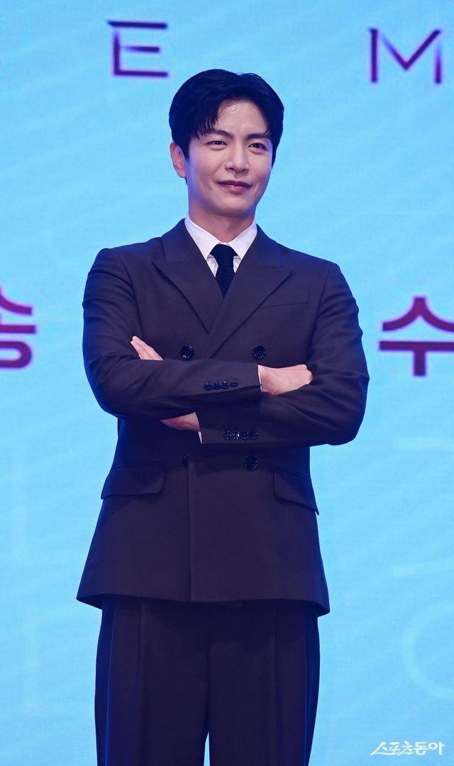 배우 이민기가 6일 서울 구로구 신도림 더 세인트에서 열린 KBS 2TV 새 수목드라마 ‘페이스미’ 제작발표회에서 포즈를 취하고 있다. 주현희 기자 teth1147@donga.com