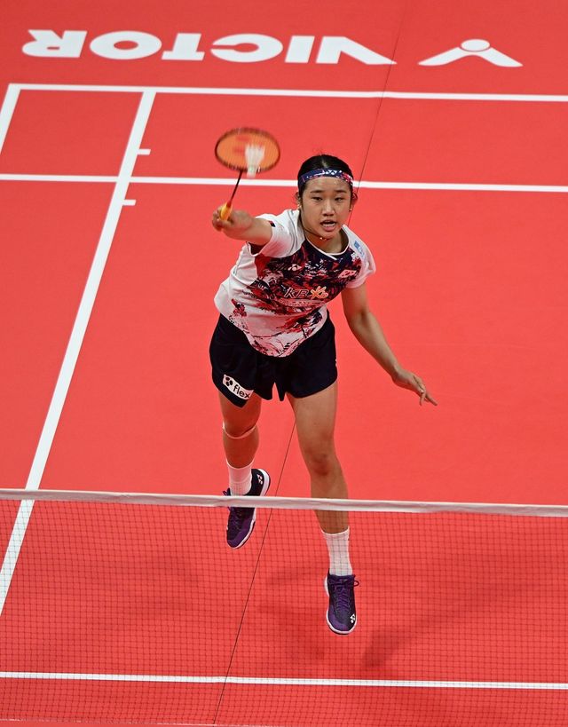 (241211) -- HANGZHOU, Dec. 11, 2024 (Xinhua) -- An Se Young competes during the women‘s singles Group B match between An Se Young of South Korea and Supanida Katethong of Thailand at the BWF World Tour Finals 2024 in Hangzhou, China, Dec. 11, 2024. (Xinhua/Hou Zhaokang)