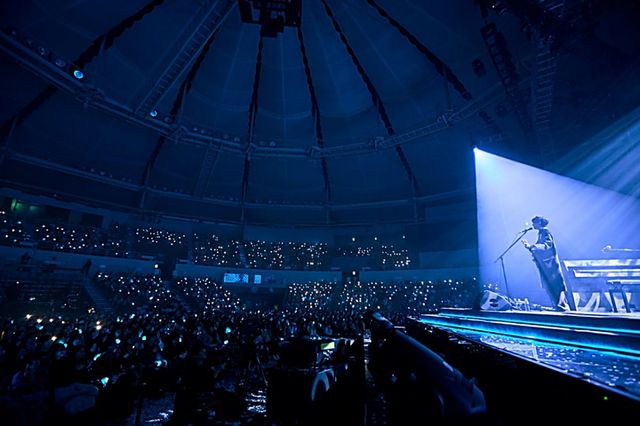 [사진 = 웨이크원 제공]