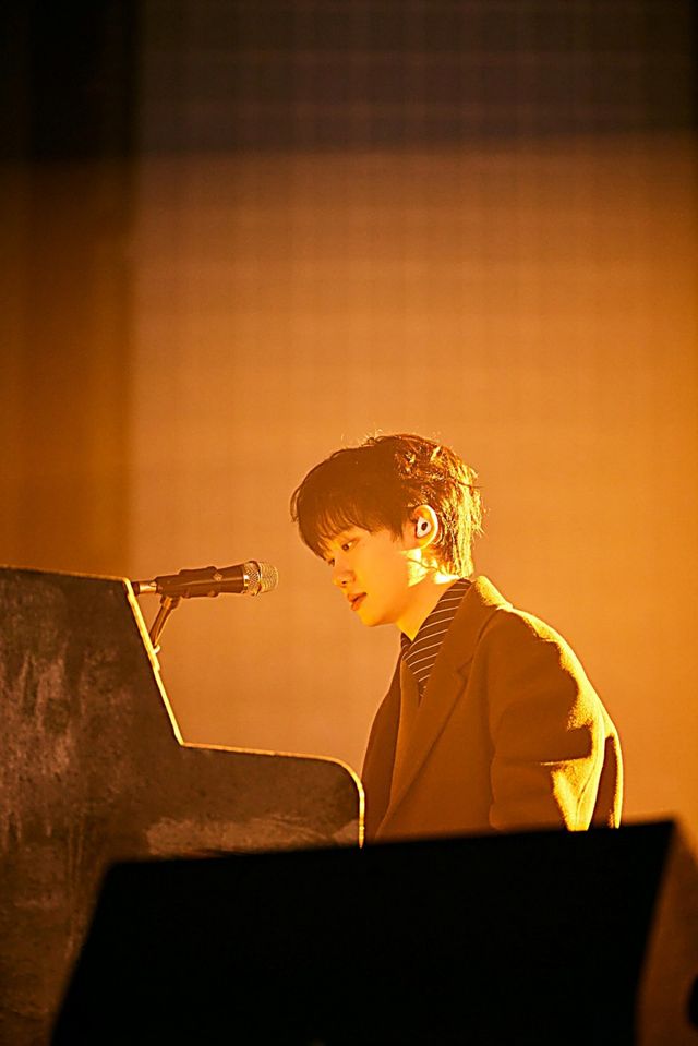 [사진 = 웨이크원 제공]