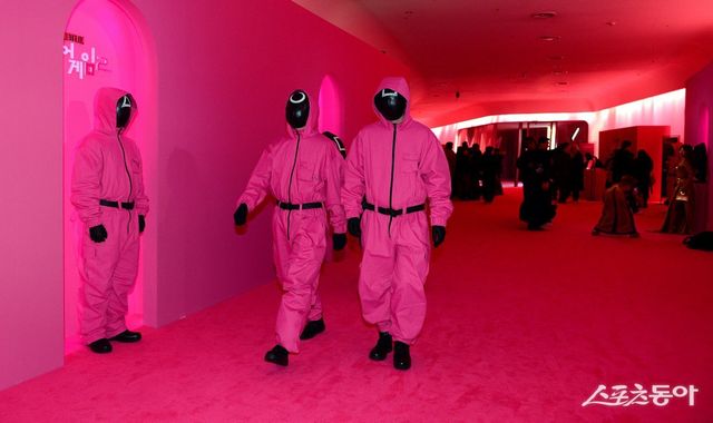 9일 서울 중구 동대문디자인플라자(DDP)에서 넷플릭스 ‘오징어 게임’ 시즌2 제작발표회가 열렸다. 오징어 게임 시즌2 관련해 전시되어 있다. 김민성 기자 marineboy@donga.com