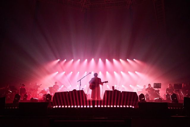 [사진 = 웨이크원 제공]