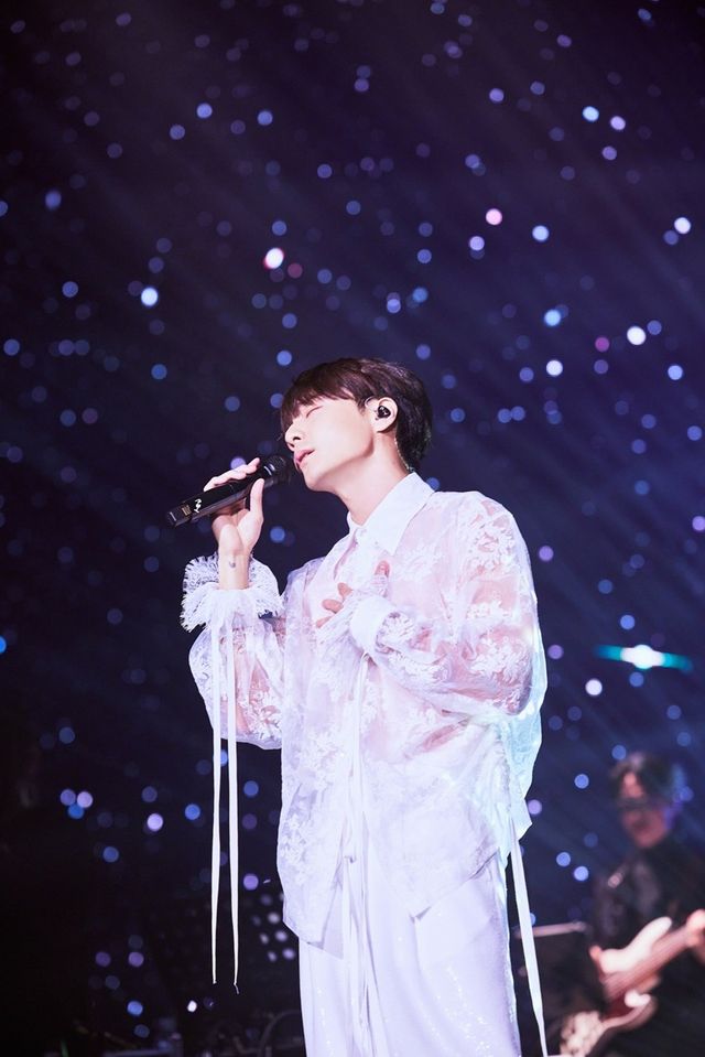 [사진 = 웨이크원 제공]