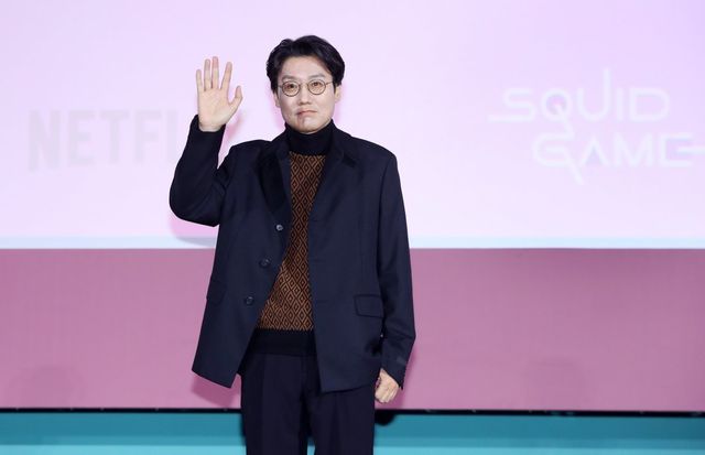 [서울=뉴시스] 김혜진 기자 = 황동혁 감독이 9일 오전 서울 중구 동대문디자인플라자(DDP)에서 열린 넷플릭스 시리즈 ‘오징어 게임’ 시즌2 제작발표회에서 포즈를 취하고 있다. 2024.12.09. jini@newsis.com