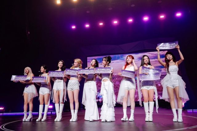 [사진 = 웨이크원·소니뮤직재팬·스윙엔터테인먼트 제공]