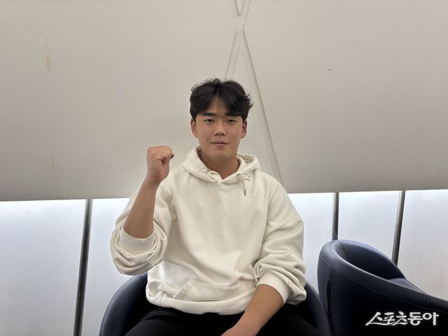 두산 베어스 이병헌이 스포츠동아와 인터뷰를 마친 뒤 포즈를 취하고 있다. 잠실｜강산 기자