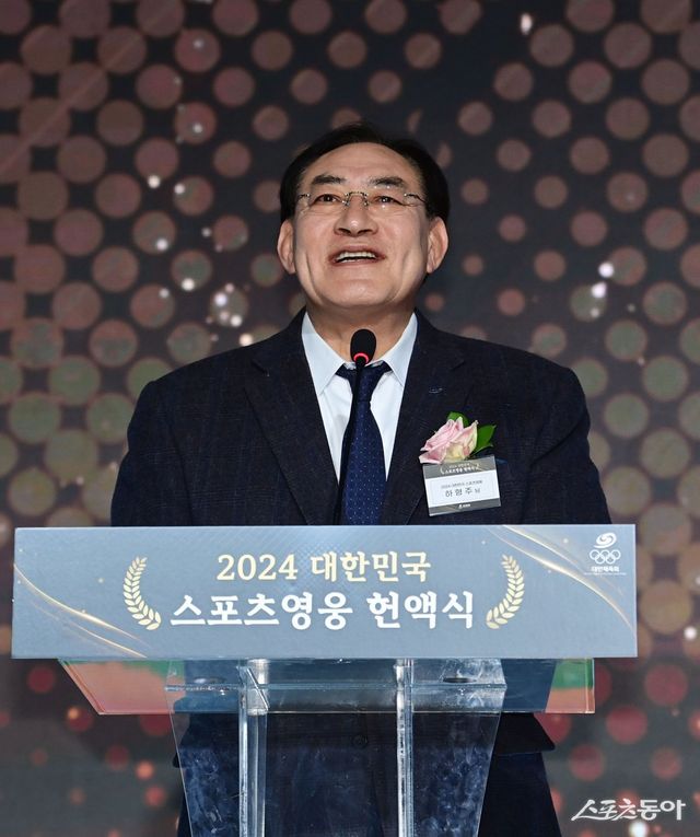 하형주 국민체육진흥공단 이사장이 21일 서울 송파구 방이동 올림픽파크텔에서 열린 ‘2024 대한민국 스포츠영웅 헌액식’에서 소감을 말하고 있다. 주현희 기자 teth1147@donga.com