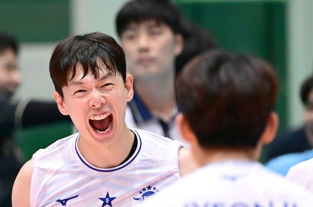 대한항공 한선수는 프로 19년차 원클럽맨이다. 대한항공이 만년 3위였던 시절부터 통합 4연패를 달성하던 시절을 모두 경험했다. 집&nbsp;같은 팀에서 가족과 같은 동료들과 새 시즌 통합우승을 재현하겠다는 의지다. 사진제공│KOVO