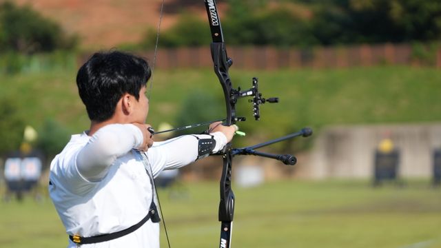 이우석은 1일 광주국제양궁장에서 열린 정몽구배 첫 날 리커브 남자 개인전 32강에서 서민기를 세트스코어 6-2로 꺾고 16강에 올랐다. 그의 올해 목표는 단연 대회 2연패다. 사진제공│대한양궁협회