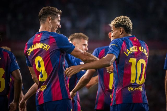 로베르트 레반도프스키와 라민 야말 등 FC바르셀로나 선수들. 사진출처｜FC바르셀로나 페이스북