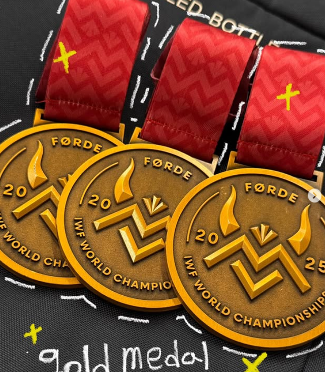 한국역도 간판 박혜정은 11일(한국시간) 노르웨이 푀르데에서 열린 2025세계선수권 마지막 날 여자 86㎏ 이상급 경기에서 인상 125㎏, 용상 158㎏, 합계 283㎏를 들어 3개 부문 모두 금메달을 수확했다. 경기를 앞두고 허리와 무릎통증이 재발했지만 이를 이겨내고 시상대 가장 높은 곳에 섰다. 사진은 박혜정이 개인 SNS에 올린 인상, 용상, 합계 금메달. 사진출처│박혜정 인스타그램