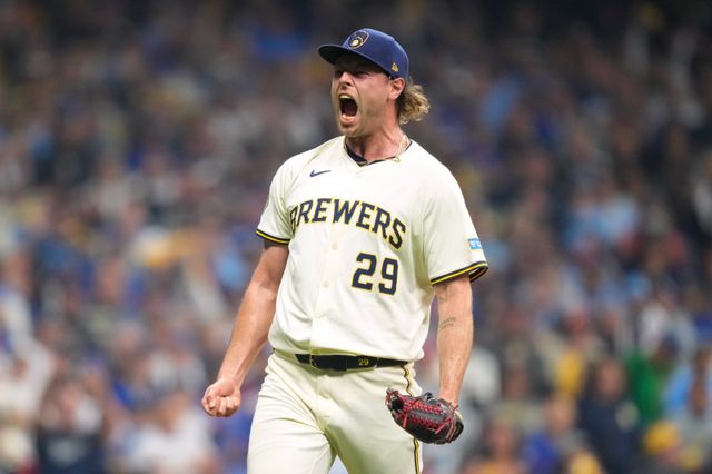 밀워키는 12일(한국시간) 아메리칸패밀리필드에서 열린 ‘2025 MLB PS’ NLDS 5차전 컵스와 홈경기서 3-1로 승리하며 2018년 이후 7년 만에 NLCS 진출을 확정했다. 사진은 오프너 역할을 완벽히 수행한 트레버 메길. 밀워키(미 위스콘신주)｜AP뉴시스