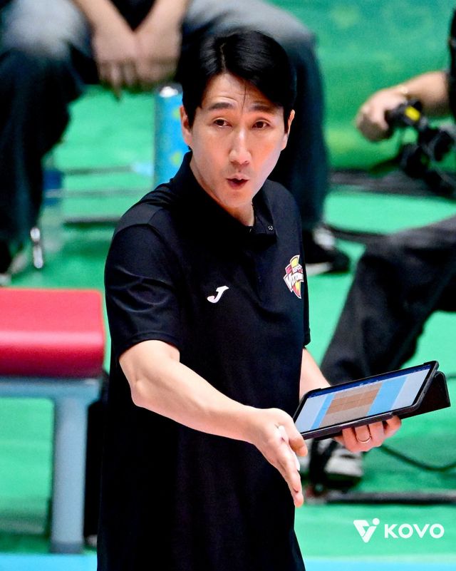 한국전력 권영민 감독은 지난 시즌 6위의 아쉬운 성적에도 소득이 있었다고 이야기한다. 지난 시즌 어린 선수들의 꾸준한 성장과 함께 과감한 전력 보강으로 새 시즌 더 높은 성적을 바라본다. 사진제공｜KOVO