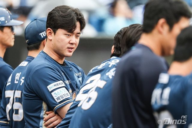 NC 김형준은 16일 왼손 유구골 제거술에 나선다. 그는 이달 6일 열린 삼성과 WC 결정 1차전에서 타격 도중 왼손을 다쳤다. 사진제공｜NC 다이노스