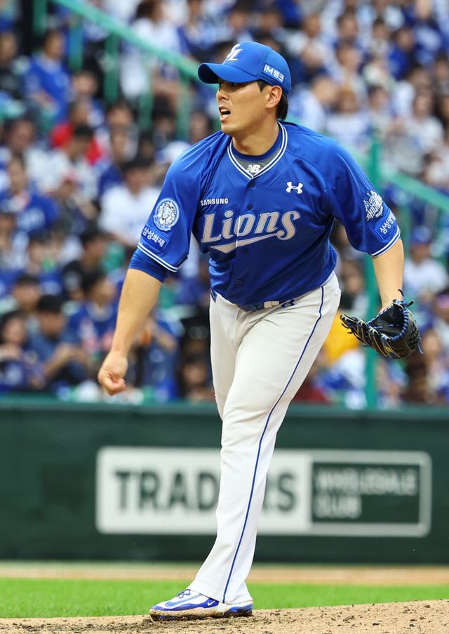 김재윤은 삼성으로 이적한 지난해부터 가을만 되면 한층 더 위력적인 투구를 보여주고 있다. 올해 준PO에선 4경기에 모두 등판해 한 타자도 내보내지 않고 3세이브를 따냈다. 그는 적당한 긴장감을 가을의 강자로 올라선 비결로 꼽았다. 뉴시스