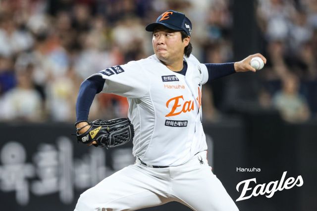 한화 김범수(사진)는 친동생 삼성 김무신처럼 PS 불펜 신스틸러를 꿈꾼다. 그는 올해 위력적인 투구를 펼치며 불펜 핵심 요원으로 성장했다. 사진제공｜한화 이글스