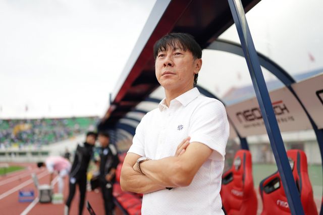 신태용 전 울산 감독이 5일 김천종합운동장에서 열린 김천과 K리그1 32라운드 원정경기를 벤치에서 지켜보고 있다. 이 경기를 끝으로 신 감독은 전격 경질됐는데, 이후 언론을 통해 뒷이야기를 폭로했다. 사진제공｜한국프로축구연맹