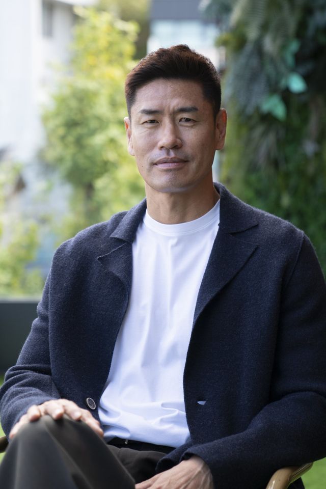 슈팅스타2’ 시즌 초반, 설기현 코치는 선수들의 컨디션과 경기 흐름을 살피며 팀 운영에 집중했다. 그는 “선수들이 아직 몸이 올라오지 않아 매 순간 고민이 많았다”고 밝혔다. 사진제공|쿠팡플레이