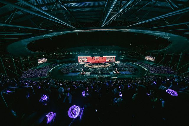 스트레이 키즈가 인천 아시아드 주경기장에서 1년간 34개 도시를 돌며 진행한 월드투어 ‘도미네이트’의 피날레를 화려하게 장식했다.&nbsp;사진제공 | JYP 엔터테인먼트