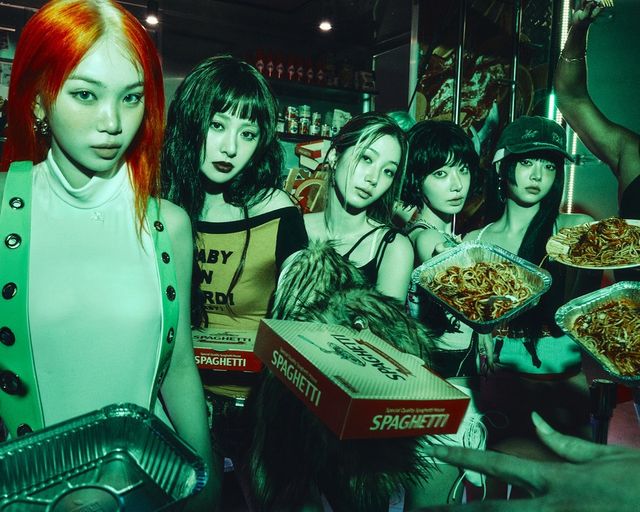 방탄소년단 제이홉이 르세라핌의 새 싱글 ‘SPAGHETTI’에 피처링으로 참여하며 첫 걸그룹 협업을 선보인다. 사진제공 | 쏘스뮤직