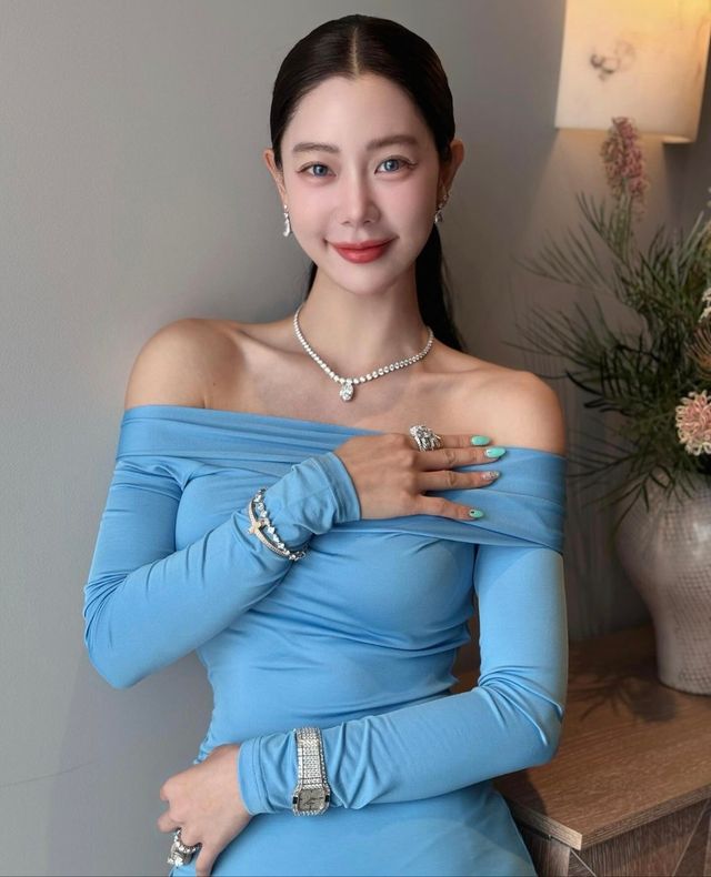 배우 클라라가 결혼 6년 만에 파경을 맞은 소식을 알린 가운데 올 한해 스타들의 잇단 이혼 소식 역시 주목 받는다. 사진 | 클라라 인스타그램