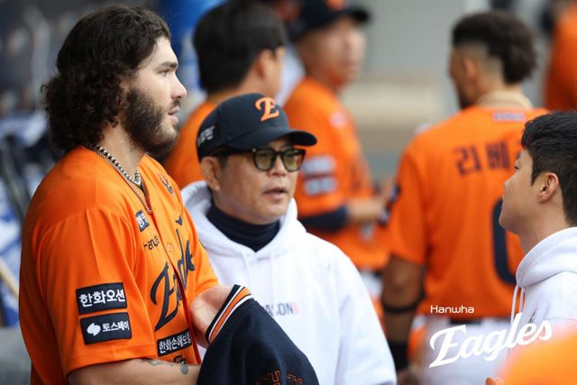 한화 코디 폰세(왼쪽). 사진제공｜한화 이글스
