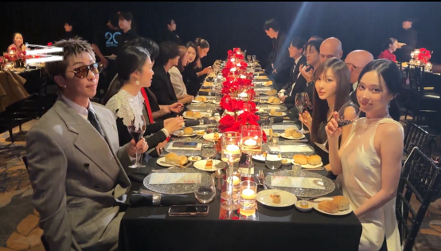 W코리아 ‘유방암 인식 향상 캠페인 : Love Your W’ 행사 당시 만찬 현장. 사진ㅣW코리아 소셜 캡처