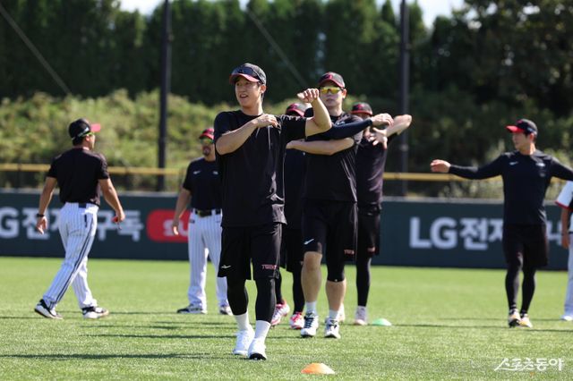 LG 구본혁이 이천 LG챔피언스파크에서 한국시리즈 대비 훈련을 소화하고 있다. 사진제공｜LG 트윈스