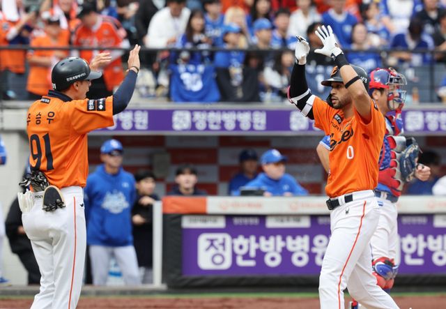 한화는 PO 2차전 대전 삼성과 홈경기부터 본격적으로 홈런포를 가동하기 시작했다. 대전｜뉴시스