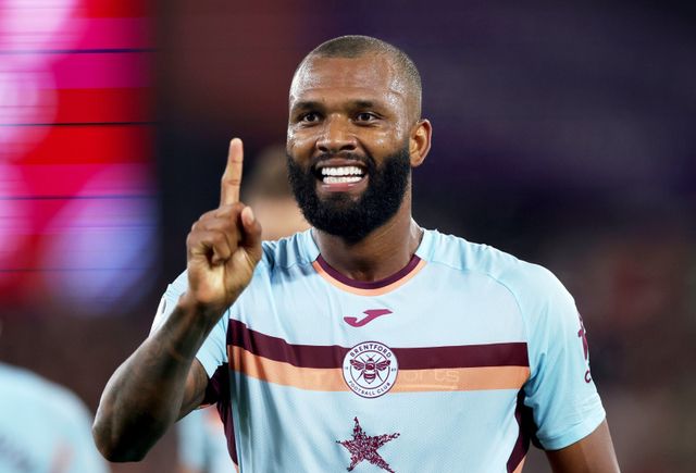 브렌트퍼드 이고르 티아고가 21일(한국시간) 런던 스타디움에서 열린 웨스트햄과 2025~2026시즌 EPL 8라운드 원정경기에서 전반 43분 선제 결승골을 기록한 뒤 기뻐하고 있다. 브렌트퍼드는 이날 2021~2022시즌 EPL 승격 후 단일경기 최다인 슛 22회를 기록하며 2-0 완승을 거뒀다. 런던│AP뉴시스