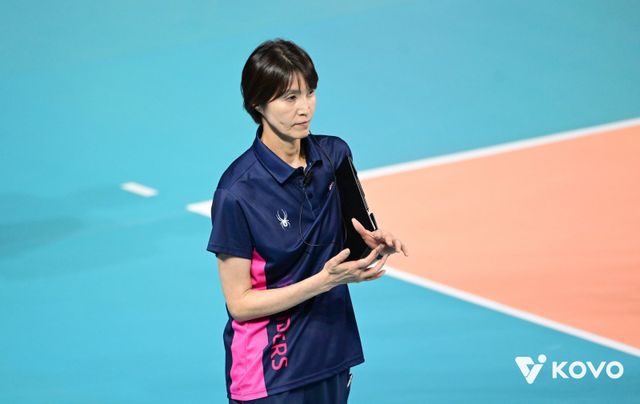 요시하라 흥국생명 감독은 22일 인천 홈에서 열릴 현대건설과 V리그 여자부 두 번째 경기를 앞두고 “점차 강해지겠다”고 의지를 보였다. 사진제공｜KOVO