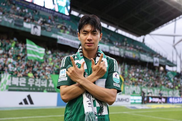 K리그1 킬러 경쟁도 점입가경이다. 전북 전진우는 14골로 부문 공동선두 싸박, 이호재를 1골차로 추격하고 있다. 사진제공｜한국프로축구연맹