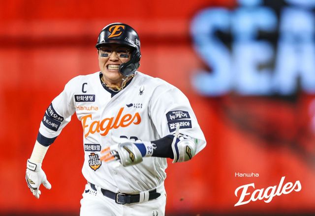 한화 채은성이 24일 대전한화생명볼파크에서 열린 삼성과 PO 5차전 도중 전력질주로 주루 플레이를 펼치고 있다. 사진제공｜한화 이글스