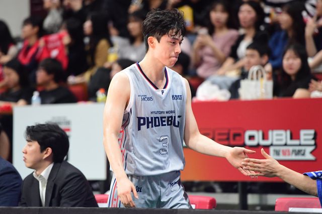 현대모비스 박무빈은 올 시즌 어시스트 수가 지난 시즌에 비해 2배 이상 증가했다. 코트의 사령관으로서 공격적 성향을 버리고, 팀 동료를 살리는 이타적 플레이를 펼칠 것을 강조했다. 사진제공｜KBL