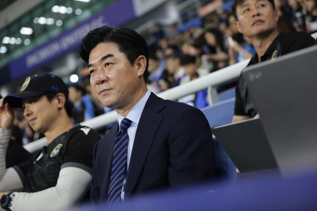 윤정환 인천 감독은 26일 인천축구전용경기장에서 열릴 경남전에서 승리하면 팀의 K리그1 승격을 확정할 수 있다. 그러나 조급하거나 긴장하지 않고 여느 때와 다를 것 없는 마음가짐으로 경기에 임할 계획이다. 사진제공│한국프로축구연맹