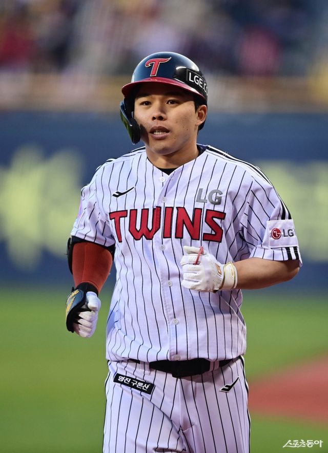 LG 문성주가 한국시리즈 2차전 이후 선발로 출전할 수 있을지 주목된다. 문성주가 포함되면 LG의 야수진 운용의 폭도 넓어진다. 스포츠동아DB