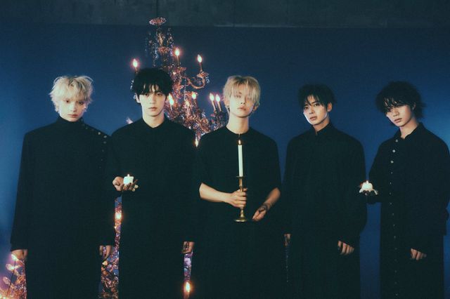 투모로우바이투게더가 일본 정규 3집 ‘Starkissed’로 오리콘 차트 5일 연속 1위를 차지하며 현지 음원·음반 시장을 장악했다.&nbsp;사진제공 | 빅히트 뮤직