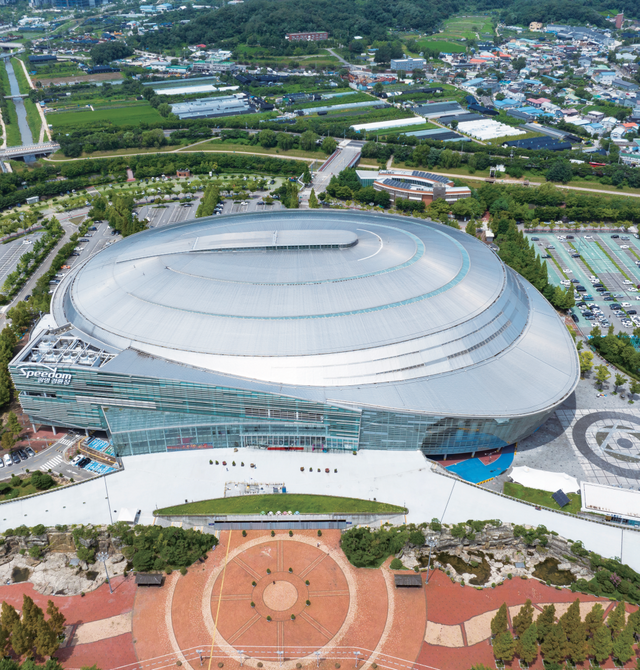 세계 최대 실내 경륜장인 광명스피돔 전경.