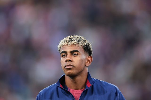 라민 야말은 27일 산티아고 베르나베우에서 열린 레알 마드리드와 원정경기에 앞서 “레알 마드리드는 징징대고, 심판을 훔친다”고 말했다. 이 발언에 대해 ‘미성숙한 태도’였다는 의견이 지배적이지만, 스타성의 발로라는 의견도 있다. 사진출처｜바르셀로나 페이스북