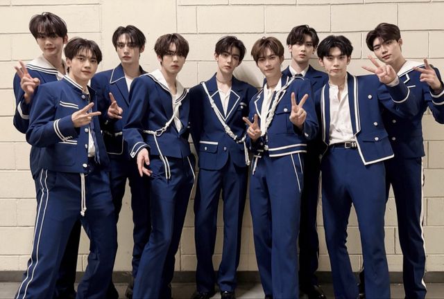 제로베이스원이 정규 1집 ‘네버 세이 네버’로 6연속 밀리언셀러와 빌보드 입성을 달성하며 글로벌 톱티어 그룹으로 자리매김했다. 사진제공 | 웨이크원