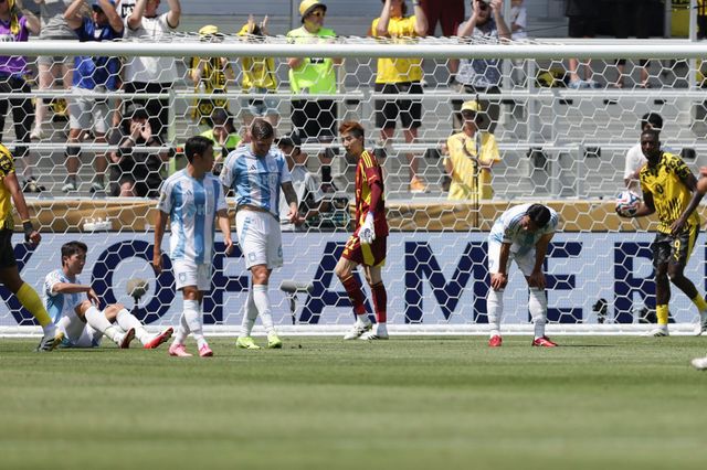 울산 선수단이 6월 미국 신시내티에서 열린 도르트문트와 클럽월드컵 조별리그 3차전에서 실점한 뒤 허탈해하고 있다. 사진제공｜한국프로축구연맹