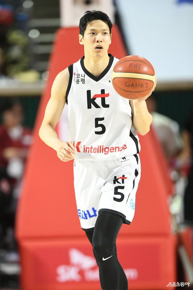 KT 김선형이 5일 잠실학생체육관에서 열린 SK전에서 공격을 전개하고 있다. 사진제공｜KBL