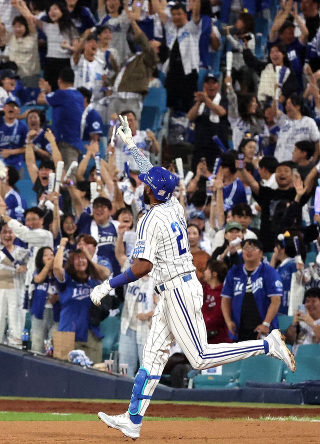 삼성 르윈 디아즈는 9~10월 압도적인 퍼포먼스로 50홈런-158타점을 세워 KBO리그 역대 외국인 타자 최다 홈런, 타점 기록을 새롭게 썼다.｜뉴시스