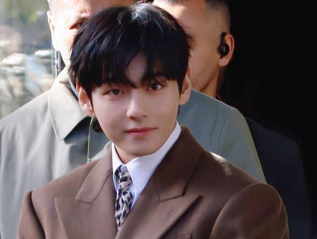 셀느에서의 방탄소년단 뷔