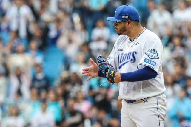 삼성 후라도는 6일 대구 NC와 2025 PS WC 1차전에서 선발등판해 6.2이닝 4실점을 기록했다. 팀은 후라도의 예상 외 부진으로 패배 위기에 놓였다. 사진제공｜삼성 라이온즈